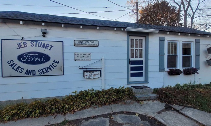 Mount Airy House | 1-bd Bungalow/Free Parking