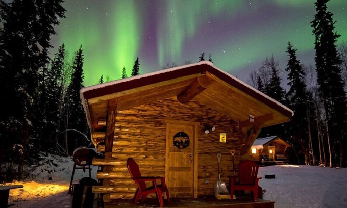 Fairbanks Cabin | 1 Bd. Deluxe Log Cabin | View Northern Lights!