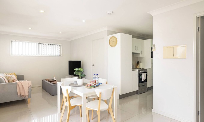 Rocklea Apartment | 1 Bdr Apt! Garage! Clean! GST Credits! 318D1