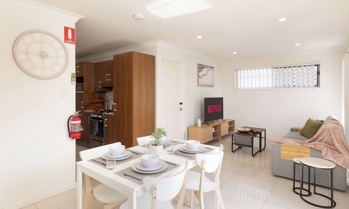 Rocklea Apartment | 1 Bdr Apt! Garage! Clean! GST Credits! 316D1