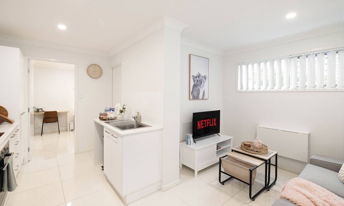 Rocklea Apartment | 1 Bdr Apt! GST Credits! Kitchen! Parking! 231AF1