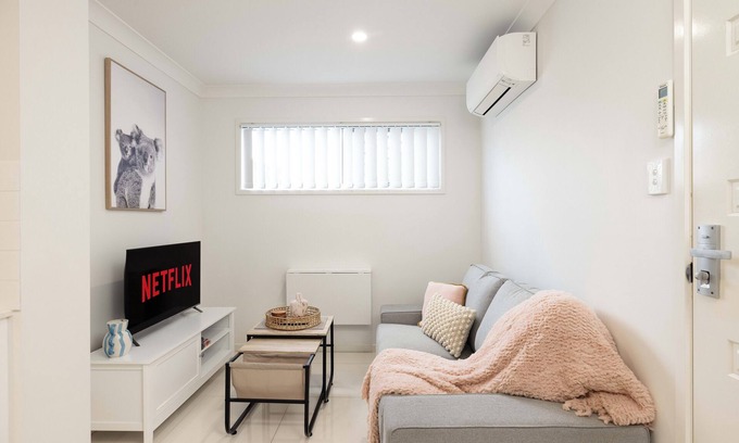 Rocklea Apartment | 1 Bdr Apt! GST Credits! Kitchen! Parking! 214AF1