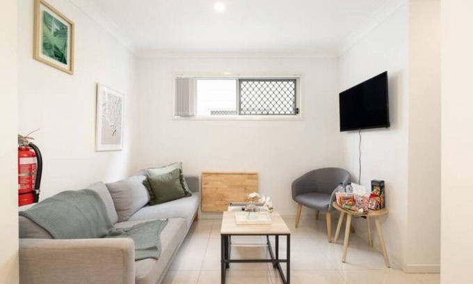 Rocklea Apartment | 1 Bdr Apt! GST Credits! Kitchen! Parking! 335F1