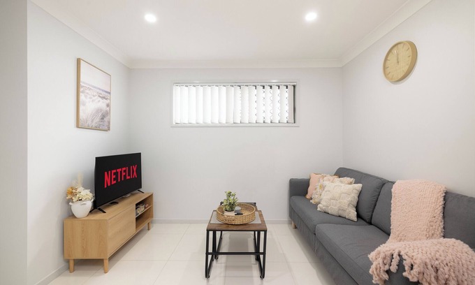 Rocklea Apartment | 1 Bdr Apt! GST Credits! Kitchen! Parking! 316F1