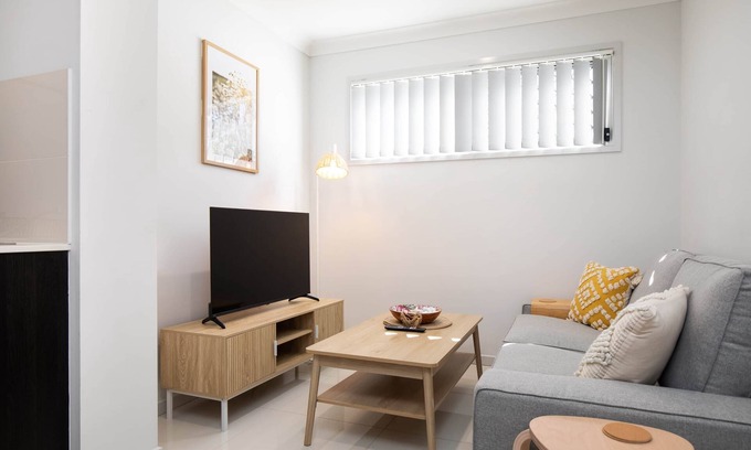 Rocklea Apartment | 1 Bdr Apt! GST Credits! Kitchen! Parking! 231F1
