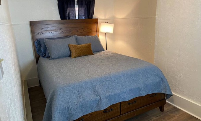 Laramie Apartment | 1 BDRM apartment - Great Location!