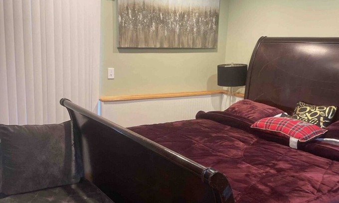 Eatontown House | 1 beautiful master bedroom , bathroom (Not an entire house)