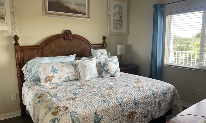 St. Petersburg - Clearwater Condo | 1 bed 1 bath condo unit with Boca Ciega Bay water front view.