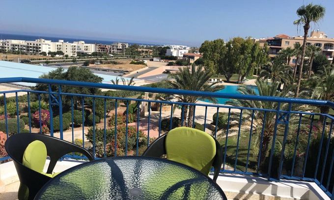 Paphos Apartment | 1 Bed Apt In Kings Palace With Sea & Pool Views. Sleeps 2, TV, Wi-Fi, AC