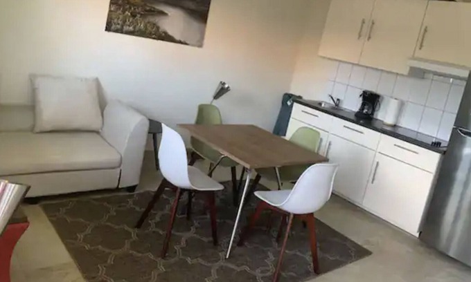 Kamay Apartment | 1 Bed Apt with pool and bbq , 5 min from beach