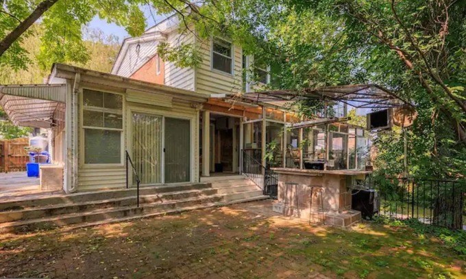 Wheaton-Glenmont Apartment | 1 bed/bath apartmt walk to metro