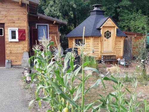 Renac House | 1 Bed Cabin - Sleeps 4 - Pets - Lake - Wifi