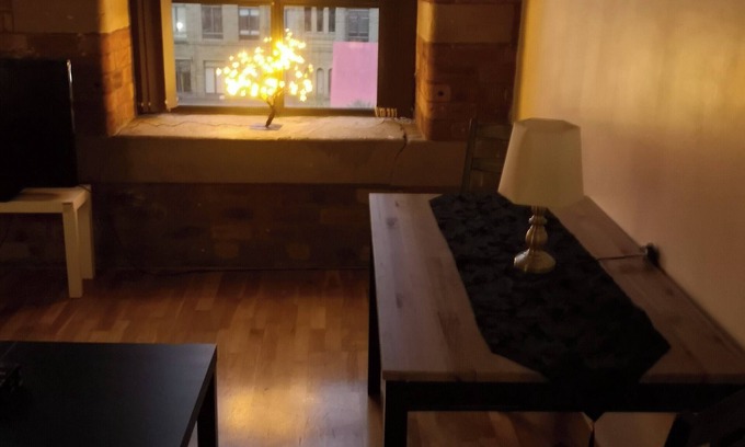 Bradford Apartment | 1 Bed Flat - Sleeps 2 - Parking - Wifi