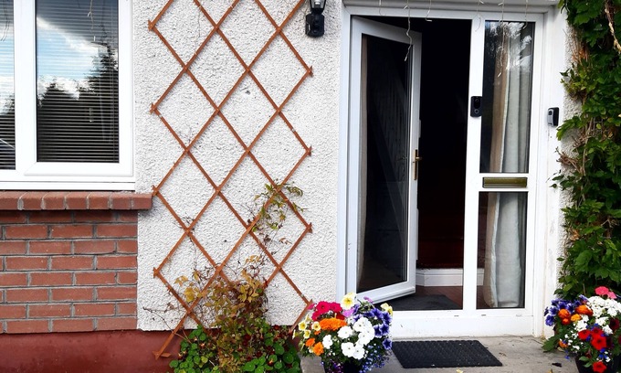 Inverness Apartment | 1 Bed Flat - Sleeps 4 - Garden - Parking - Wifi