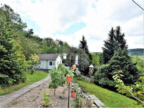 Cwmbach Apartment | 1 Bed in Aberdare 82906