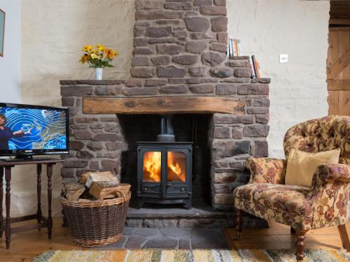 Llangynidr House | 1 bed in Llangynidr BN079