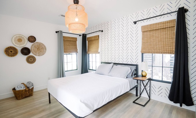 Oak Cliff House | 1-Bed w/Private Entrance, quarters attached to main house, 10 Min from Downtown!