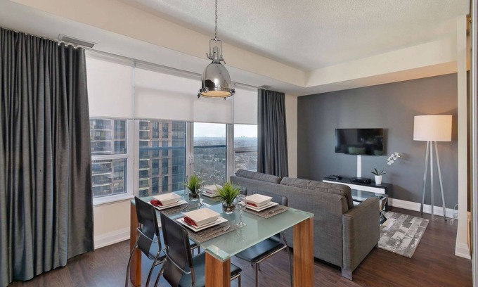 Willowdale Apartment | 1 Bedroom/1 Bathroom Suite