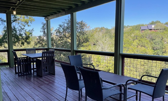 Great Hills Apartment | 1 Bedroom 1 bathroom Suite Close to Everything!