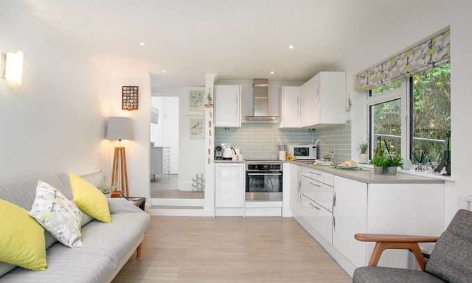 Stoke Fleming Cottage | 1 bedroom accommodation in Stoke Fleming, near Dartmouth