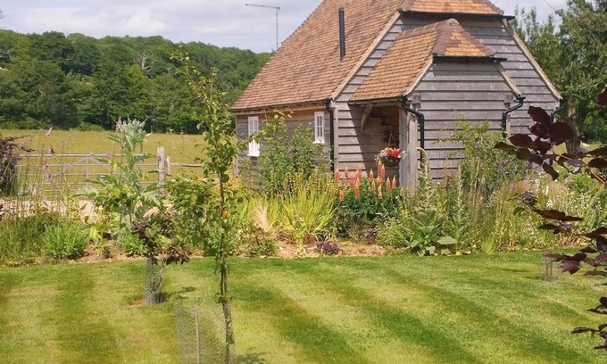 Beckley Cottage | 1 bedroom accommodation in Beckley, near Rye