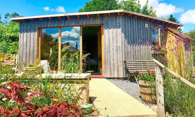 Stoke Gabriel Cabin | 1 bedroom accommodation in Stoke Gabriel, near Totnes