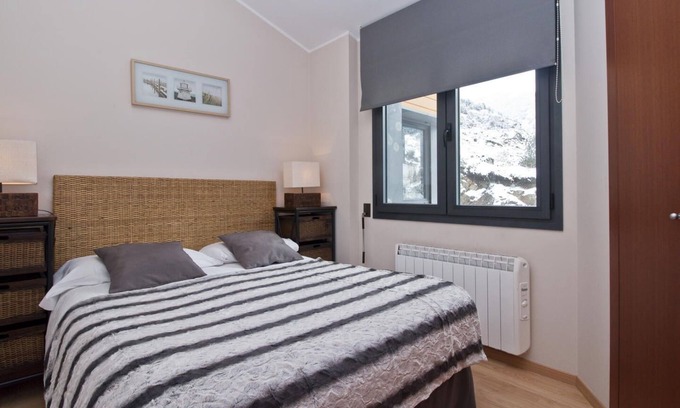El Tarter Apartment | 1 Bedroom Apar. views. next to ski slopes. El Tarter.FLOC 33