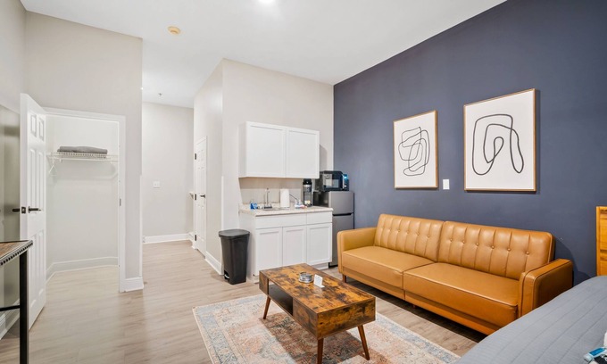 Union Church Apartment | 1 Bedroom Apartment at Oak + Fountain - #4