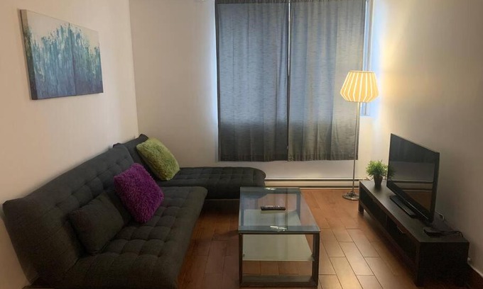 Shaughnessy Village Apartment | 1 bedroom apartment in downtown Montreal