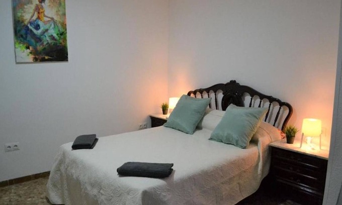 Alicante Apartment | 1 bedroom Apartment with Gallery Balcony Free Netflix, air conditioning