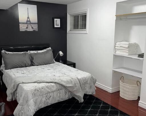 Ajax Apartment | 1 bedroom apartment w/Wifi and private entrance