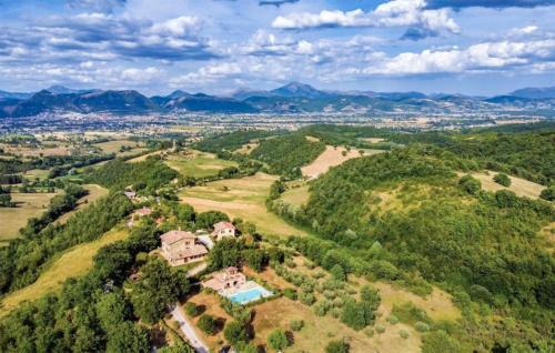 Monteluiano Apartment | 1 Bedroom Awesome Apartment In Gubbio