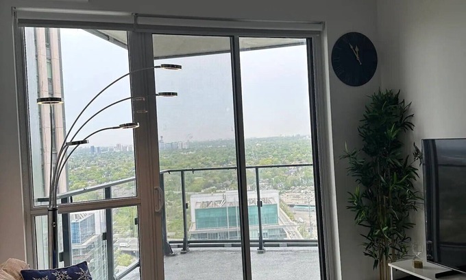 The Queensway Condo | 1 Bedroom Condo