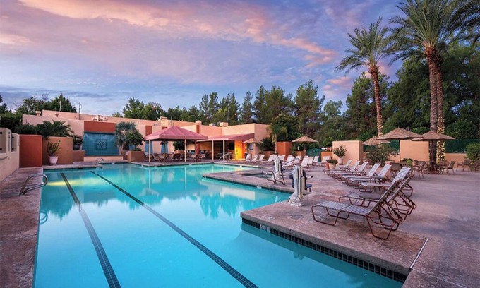Paradise Valley Village Condo | 1 Bedroom Condo, Sleeps 4, Kitchenette, on Golf Course, Orange Tree Resort!