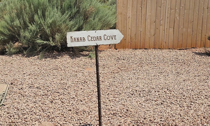 Kanab Cottage | 1 Bedroom Discover a Cozy Getaway: near Zion, Bryce, and Grand Canyon!