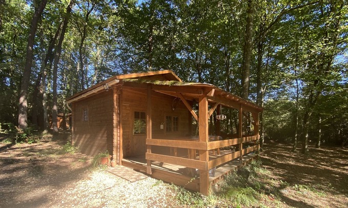 Le Buisson-de-Cadouin Ski Chalet | 1 Bedroom Chalet in Le Buisson de Cadouin