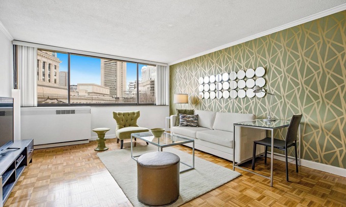 Prudential - St. Botolph Apartment | 1 Bedroom in Back Bay, Boston's Best Neighborhood