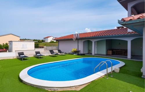 Rtina Apartment | 1 Bedroom Lovely Apartment In Rtina