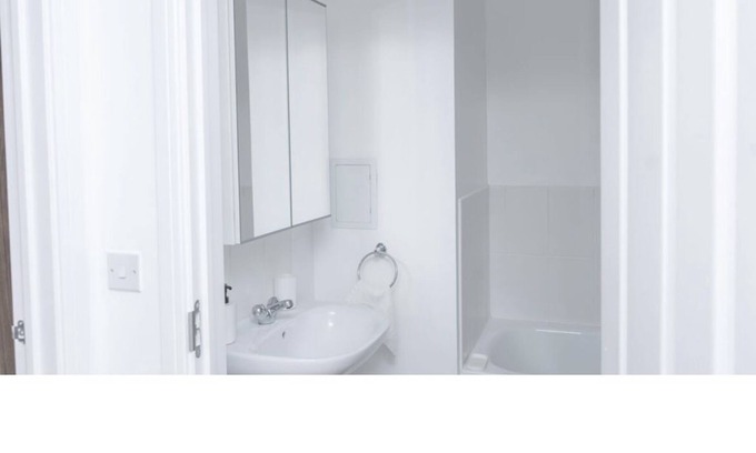 Redbridge Apartment | 1 bedroom Luxury Apartment Gants-Hill in Illford