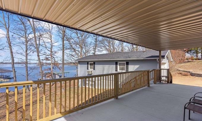 Marion House | 1 Bedroom Pet Friendly Guest House at Sunset Family Lake House with dock access