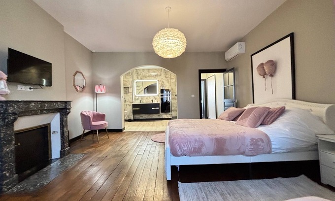 Limoges Apartment | 1 Bedroom Private vacation home in Limoges