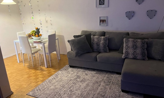 The Peanut House | 1 bedroom shared kitchen and bathroom