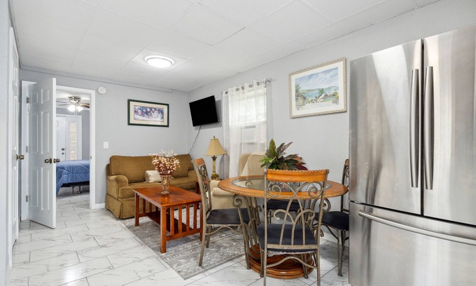 Taft House | 1-bedroom vacation home just 8 minutes from Florida Mall