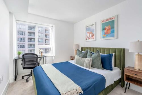 Bay Cloverhill Apartment | 1 Bedroom with Balcony on Bay St