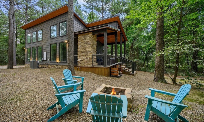 Hochatown Cabin | 1 BR in Heart of Hochatown - Pet Friendly W/Firewood Provided & EV Outlet