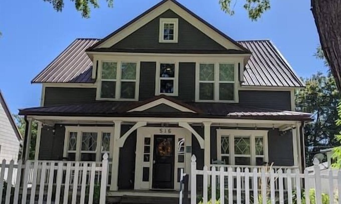 Garden District Apartment | 1 BR In Walking Distance To Downtown And The Beach