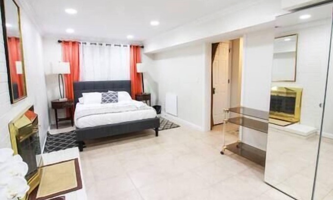 Herndon Apartment | 1 BR Spacious Basement Apartment DC20m Dulles 5m