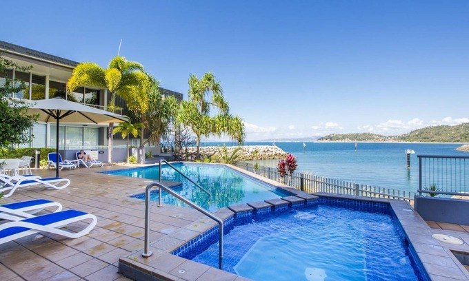 Nelly Bay Apartment | 1 Bright Point Apartment 2204