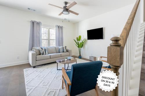 Lakewood House | 1 King 2 Queens Garage Yard Washer & Dryer