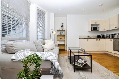 Earl's Court Apartment | 1 King Bed Fast Wifi Earls Court 2 pax
